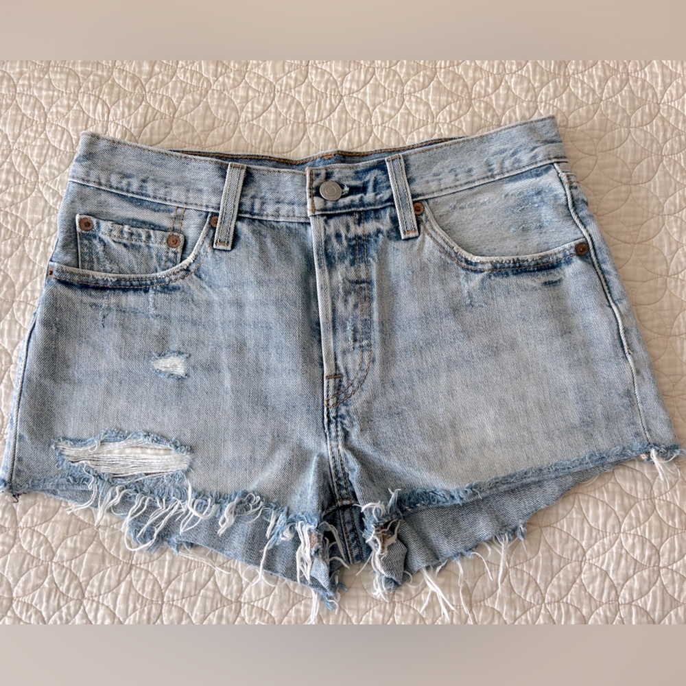 Levi’s 501 frayed denim jean shorts